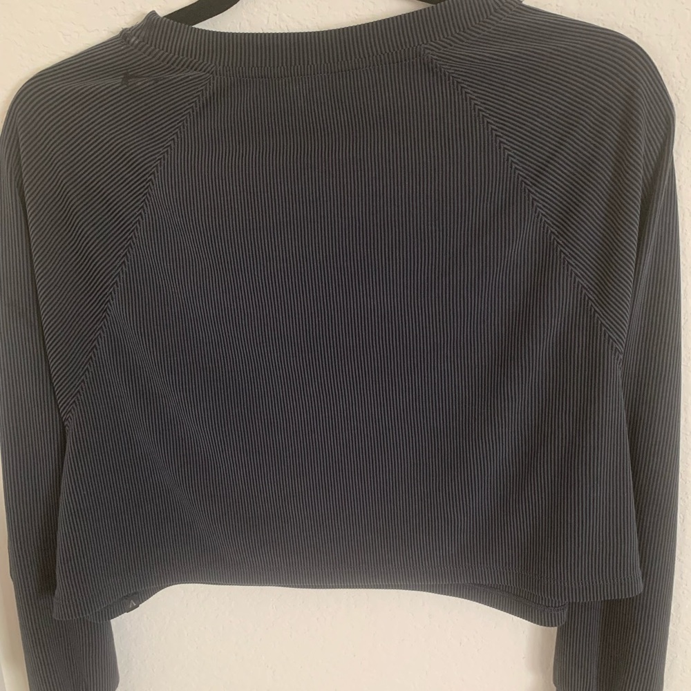 Victoria Secret grey long sleeve crop top